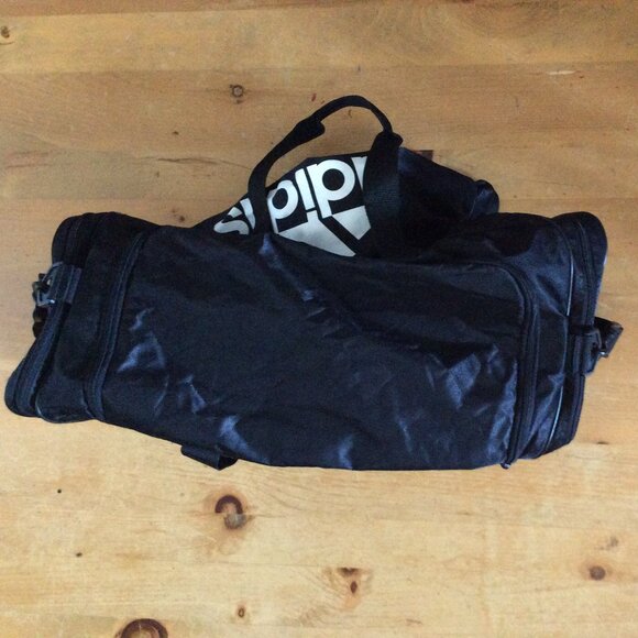 Adidas Medium Black Duffel Bag – Multi‑Compartment Gym/Travel Bag - Picture 4 of 4